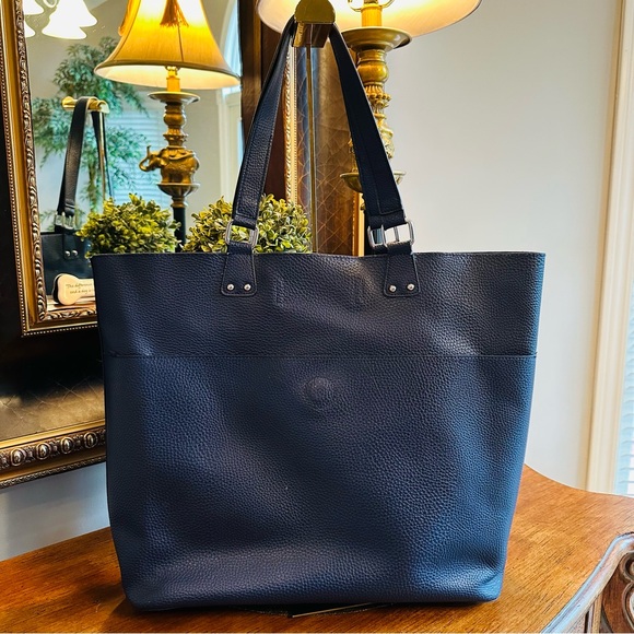 CHARMING CHARLIE LARGE NAVY BLUE TOTE BAG FANTASTIC COND HOT PINK INTERIOR GREAT - Picture 2 of 11